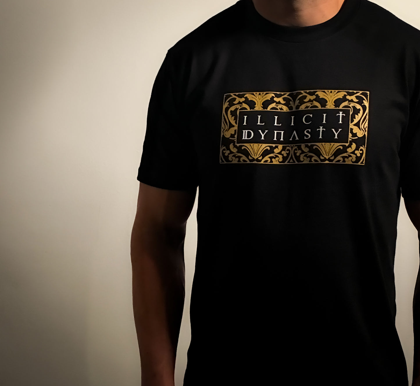 D LUXX BLACK & GOLD T-SHIRT